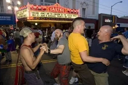 1554962102819084.png blob.png