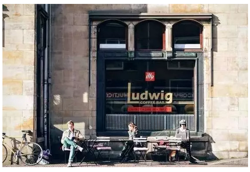 1554965714273859.png blob.png